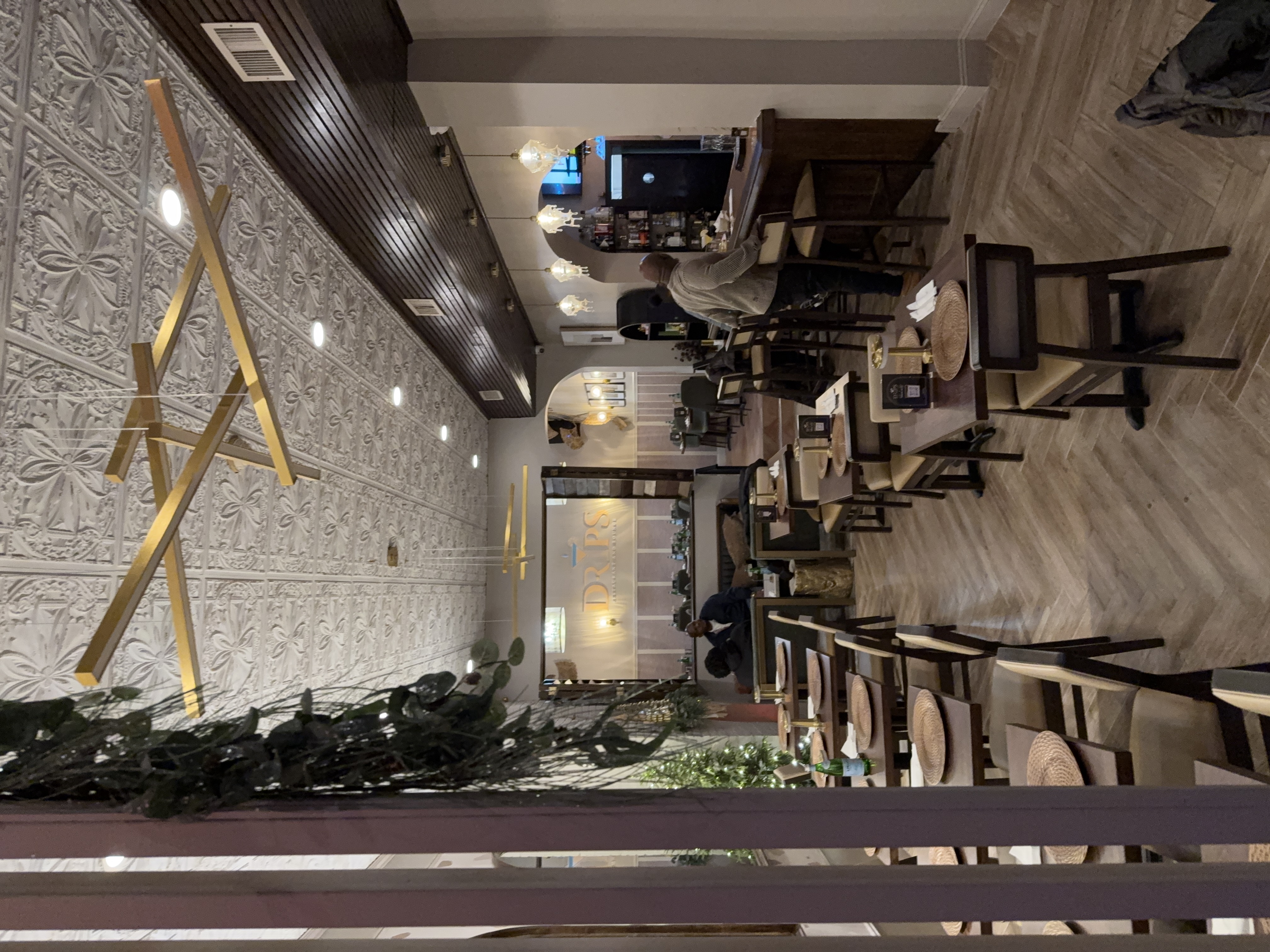 Drips Restaurant and Lounge 